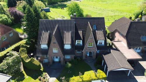 Gebäudeansicht - 5 Zimmer Doppelhaushälfte zum Kaufen in Ellerbek