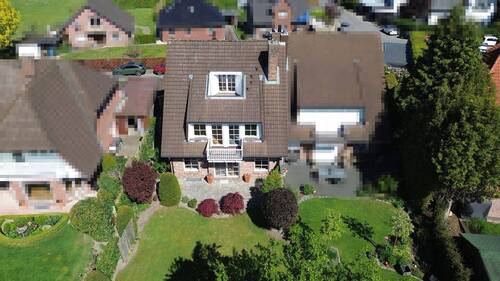 Gebäudeansicht - 5 Zimmer Doppelhaushälfte in Ellerbek