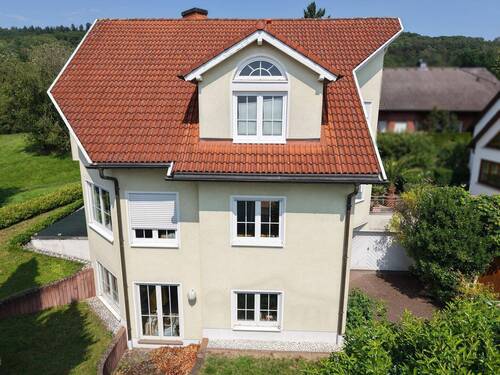 Seitenbild - 7 Zimmer Einfamilienhaus in Neuwied