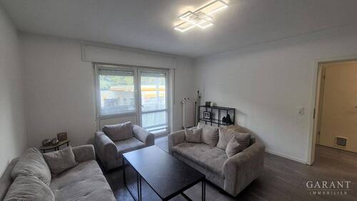 Wohnzimmer - 3 Zimmer Etagenwohnung zum Kaufen in Karlsruhe
