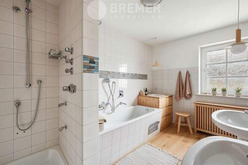 Badezimmer EG - (KI generiert) - 