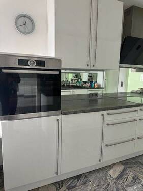 Einbauküche mit Elektrogeräten - 