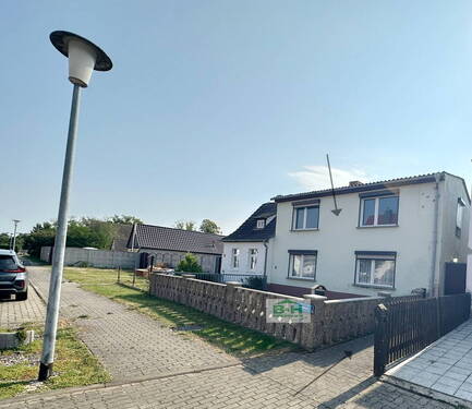 Wohngebiet - Günstig - Bei Zörbig - preiswertes EFHDHH Wfl. 126 qm 4 Zimmer - pflegeleicht