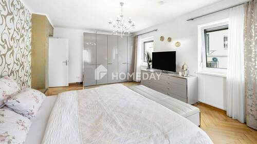 1. OG Schlafzimmer 2 - 