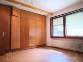 ...mit Einbauschrank - 