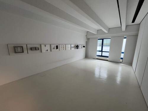 Ausstellung - Besprechung - 