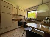 Moderne Küche mit Fenster - 