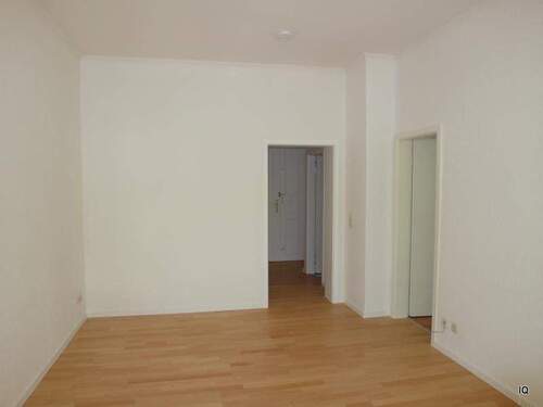 Wohnzimmer - 1 Zimmer Etagenwohnung in Dresden
