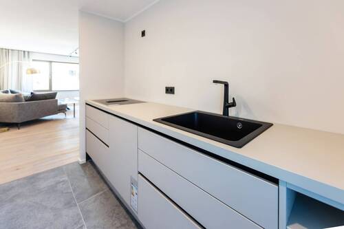 Küchenzeile Eingang - Etagenwohnung mit 70,90 m&sup2; in Leipzig zum Kaufen