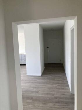Flur - Etagenwohnung mit 86,00 m&sup2; in Uelzen zur Miete