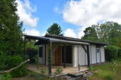 Einer der Bungalows auf dem Grundstück - 3 Zimmer Mehrfamilienhaus, Wohnhaus in Königs Wusterhausen / Zeesen