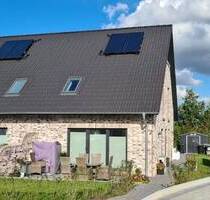 Exklusive Doppelhaushälfte - 1.550,00&nbsp;EUR Kaltmiete, ca.&nbsp; 118,00&nbsp;m&sup2;&nbsp;Wohnfl&auml;che in Bad Oldesloe (PLZ: 23843)