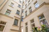 Innenhof_1521 - Etagenwohnung mit 68,20 m&sup2; in Berlin zum Kaufen