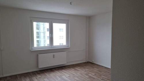 Wohnzimmer - 2 Zimmer Etagenwohnung zur Miete in Waren (Müritz)
