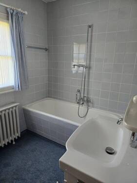 Bad neben Schlafzimmer - 