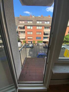 Zugang zum kleinen Balkon Vorne - 