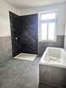 20250912_093152.jpg - Erstbezug - hochwertige 4-Raum-Wohnung mit Balkon, Dusche, Wanne und 2 PKW-Stellplätzen