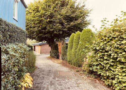 Hof Blick vom Carport - 