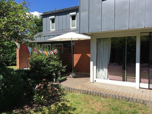 Hausansicht - 9 Zimmer Einfamilienhaus zum Kaufen in Bargstedt