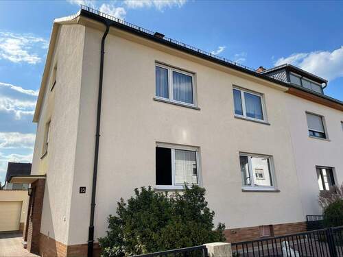 Vorderansicht des Hauses - 6 Zimmer Mehrfamilienhaus, Wohnhaus zum Kaufen in Dietzenbach