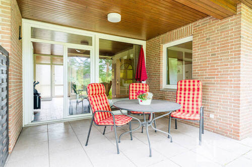 Überdachte Terrasse und Sonnenterrasse - 