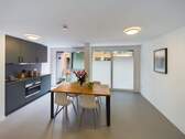Wohnbereich - Helles + möbliertes Apartment mit Balkon in Oldenburg: ideal für Singles & Berufseinsteiger 