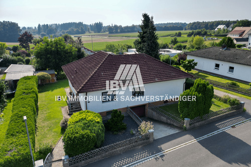Titel - Bungalow in Amberg-Fuchsstein - naturnah wohnen!