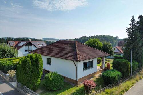 Luftbild - Einfamilienhaus mit 120,00 m² in Amberg-Fuchsstein zum Kaufen