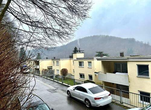 Wohnanlage - Sbr.-Scheidt: Geräumige 2 ZKB mit Balkon in ruhiger Lage