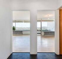 +++ bequem - 11.OG mit Fernblick zum Max-Eyth-See - SüdOst-Balkon - Laminat - SchwimmbadSauna im Haus - inkl. TG-St... - Stuttgart Freiberg