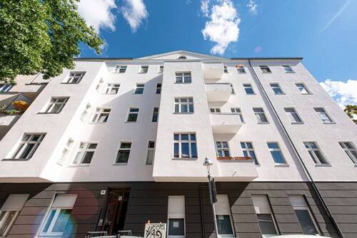 FassadeTogostraße_9004 - Investment im Szenekiez: Vermietete 5-Zimmer-Altbauwohnung mit Balkon auf 139 m² - PROVISIONSFREI