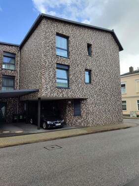 Eingang - Schicke 4 Zimmer EW im ZFH - 499.000,00 EUR Kaufpreis, ca.  130,00 m² Wohnfläche