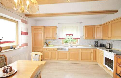 komfortabler Koch-/Essbereich (EG) - 