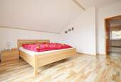 Schlafzimmer (OG) - 