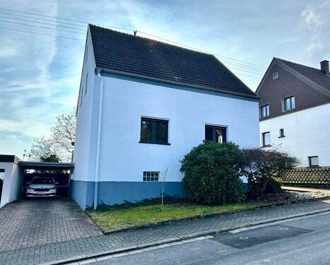 Vorderansicht /Einfahrt - 5 Zimmer Mehrfamilienhaus, Wohnhaus zum Kaufen in Eppelborn