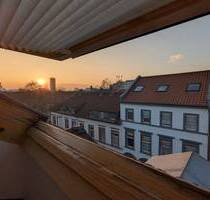 Schön aufgeteilte u. lichtdurchflutete 3 Zi. DG Wohnung in einem MFH Altbau zwischen Kurpfalzbrücke und Marktplatz ideal f. Studenten ab 1.April zvm. - Mannheim Quadrate