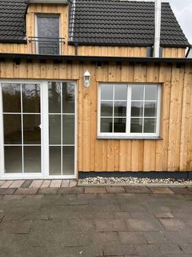 zum Garten und zur Sonnenterrasse - 