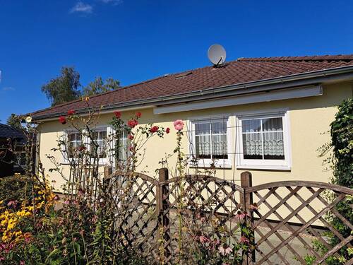 Sonniger Bungalow - Bungalow von 2007 - seniorengerechtes Wohnen auf einer Ebene