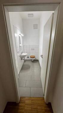 Separate Toilette - 