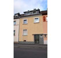 Älteres vermietetes Reihenmittelhaus in Aschaffenburg-Damm