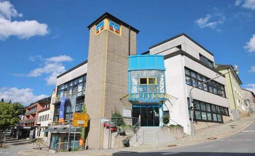 Hausansicht - Mehrfamilienhaus, Wohnhaus zum Kaufen in Freyung