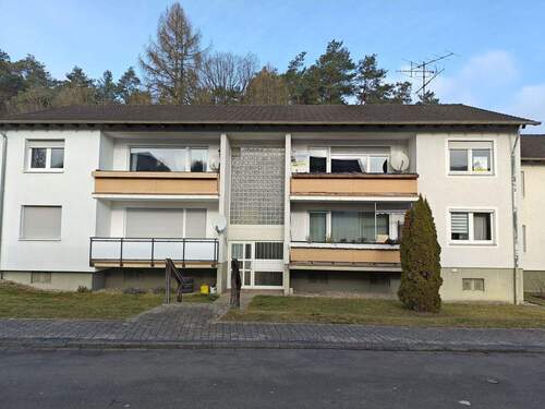 Straßenfront - Eigentumswohnung in Fischbach bei Dahn