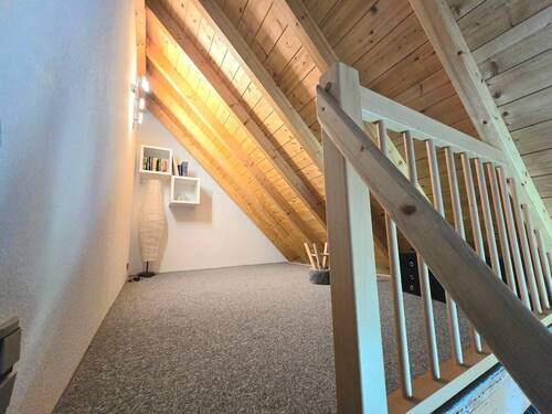 Schlafempore über Büro DG - 