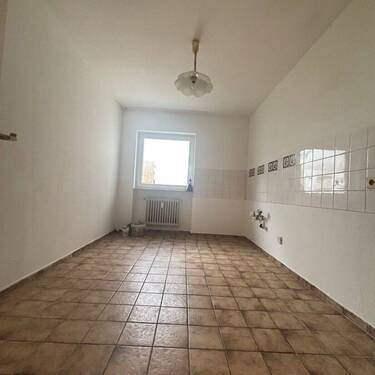 Küche - 4 Zimmer Etagenwohnung in Saarbrücken