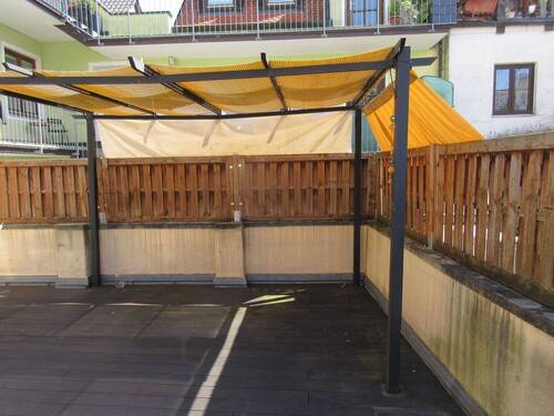 Terrasse mit Pergola - Etagenwohnung mit 96,50 m² in Moosburg zur Miete