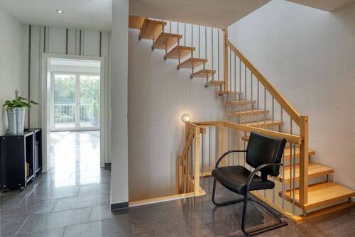 Treppe zum Dachgeschoss - 