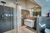 Bad mit Dusche - 