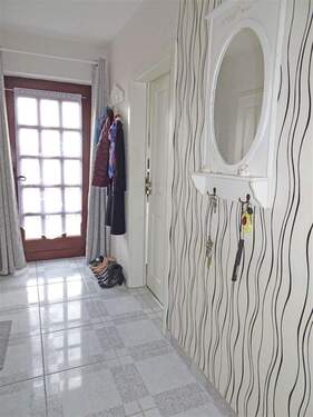 Flur - 4 Zimmer Einfamilienhaus in Bremerhaven