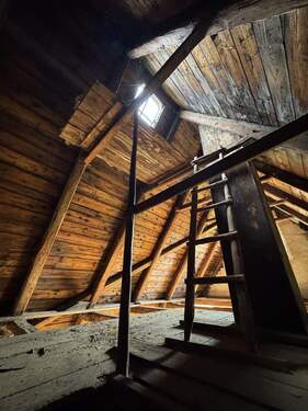 ausbaubarer Dachboden - 