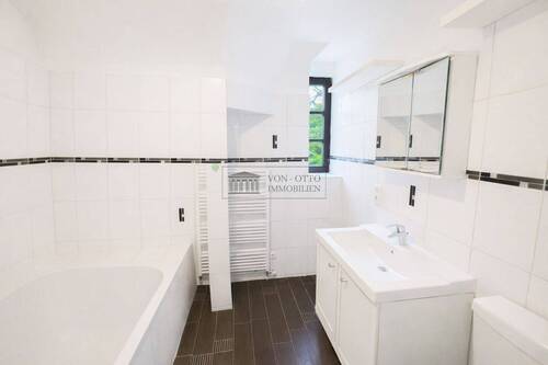 Gepflegtes Badezimmer - 